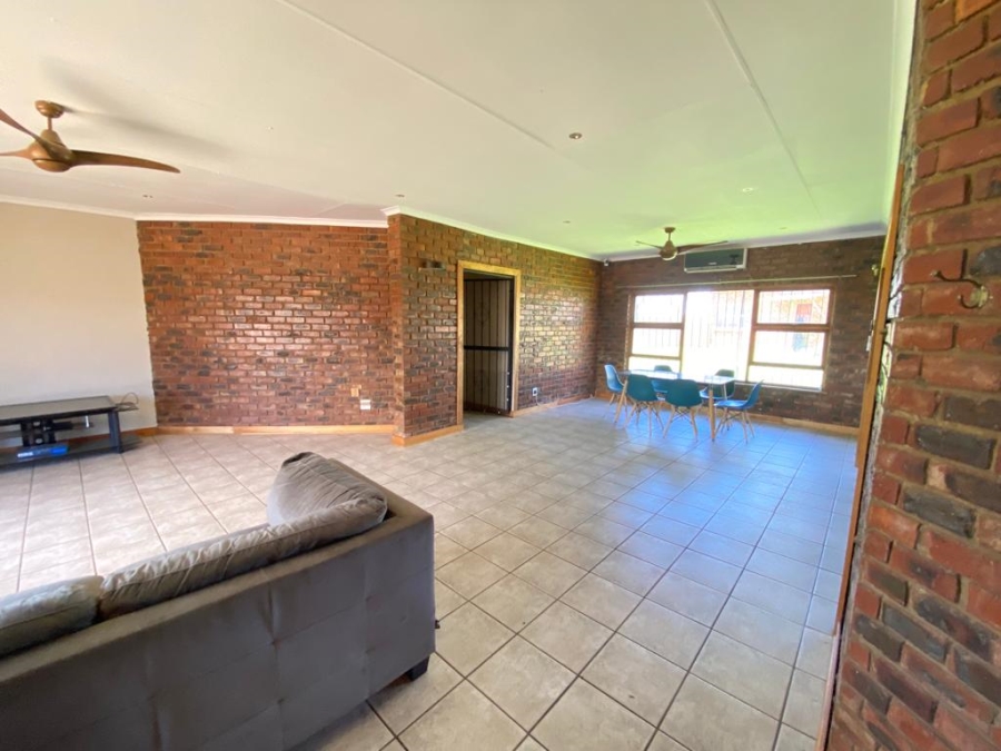 8 Bedroom Property for Sale in Parys Free State